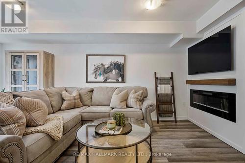107 - 2441 GREENWICH DRIVE  Oakville, ON L6M 0S3