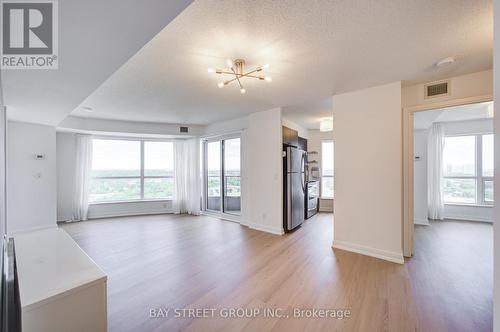 1908 - 151 VILLAGE GREEN SQUARE  Toronto, ON M1S 0K5