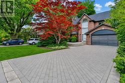 566 CASTLEFIELD AVENUE  Toronto, ON M5N 1L8