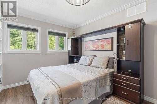 8 Lakeview Crescent, Mckellar, ON - Indoor Photo Showing Bedroom
