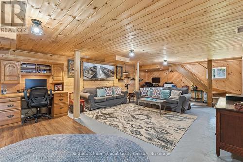 8 Lakeview Crescent, Mckellar, ON - Indoor