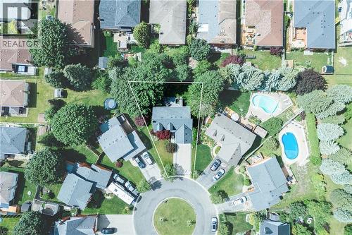 Aerial overview showcasing a property with mature landscaping - 28 Mcgibbon Court, Kitchener, ON 