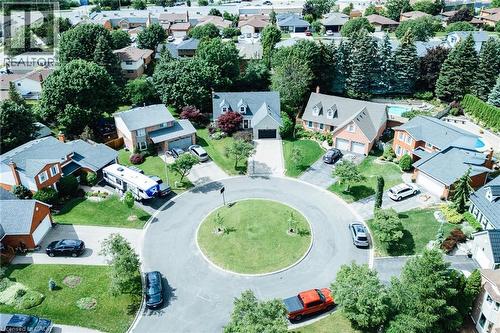 Residential cul-de-sac with a central circular grassy island - 28 Mcgibbon Court, Kitchener, ON 
