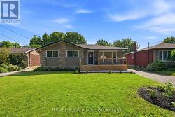 72 PRINCE CHARLES DRIVE  St. Catharines (Lakeport), ON L2N 3Z1