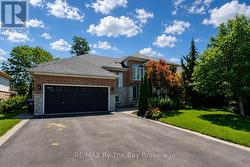 121 ROYAL BEECH DRIVE Wasaga Beach, ON L9Z 2N2