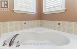 Corner soaker tub - 