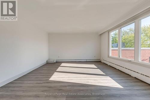 2 - 362 ROYAL YORK ROAD , Toronto, Ontario M8Y 2R2 4