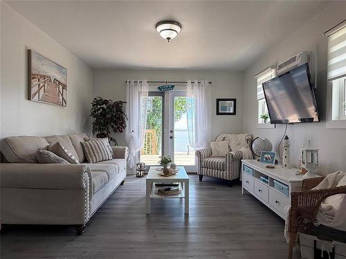 6 Beach Road, Langruth, MB 