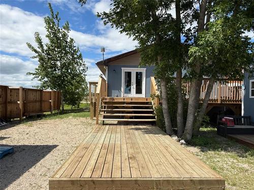 6 Beach Road, Langruth, MB 