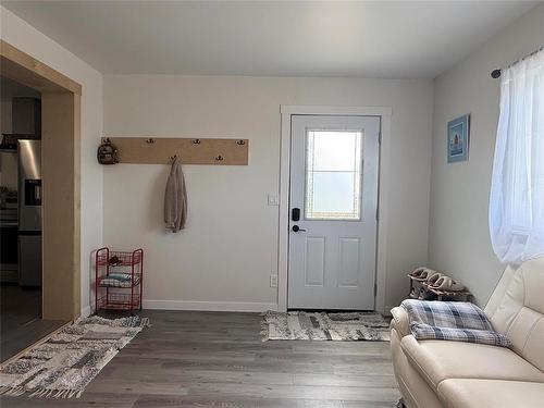 6 Beach Road, Langruth, MB 