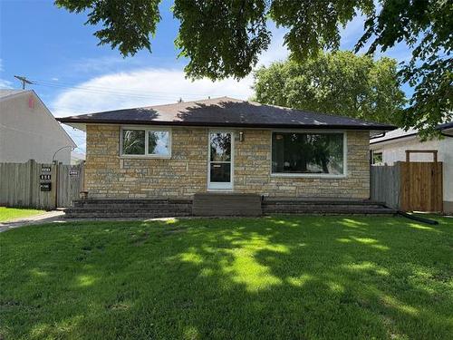 484 Linden AVE  Winnipeg, MB R2K 0N6