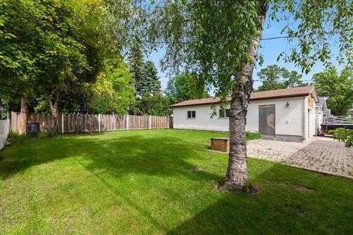 6 Cabot Cr, Winnipeg, MB 