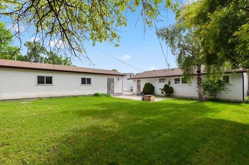 6 Cabot Cr, Winnipeg, MB 