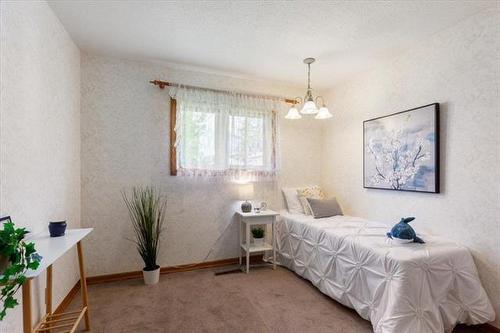 6 Cabot Cr, Winnipeg, MB 
