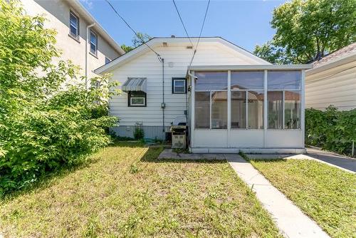 882 Sherburn St, Winnipeg, MB 