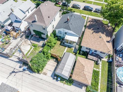 882 Sherburn St, Winnipeg, MB 
