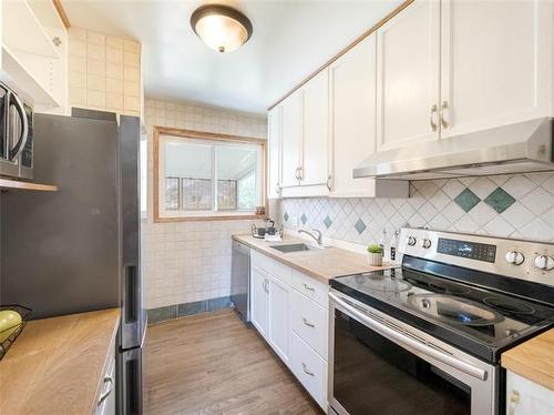 882 Sherburn St, Winnipeg, MB 