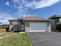547 FIREWEED Bay  Thunder Bay, ON P7G 0A7