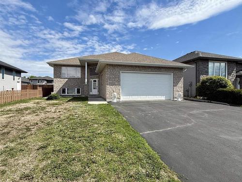 547 Fireweed Bay, Thunder Bay, ON 