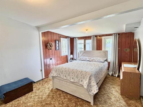 817 Second St S, Kenora, ON 