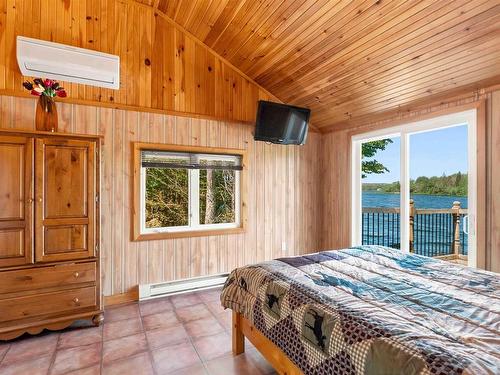 31 Lake Shore Drive, North Range, NS 