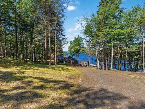 31 Lake Shore Drive, North Range, NS 