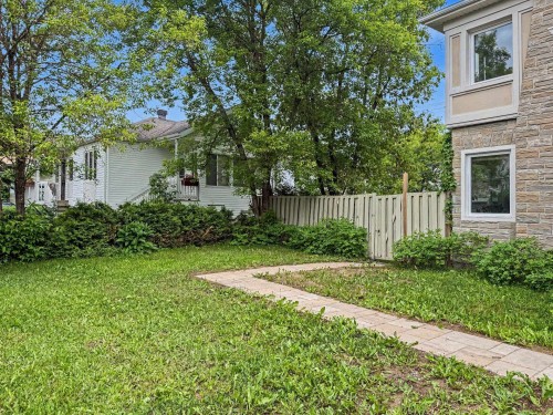 Cour - 471 Av. Murdoch, Rouyn-Noranda, QC 