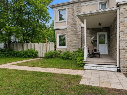 Cour - 471 Av. Murdoch, Rouyn-Noranda, QC 