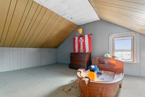 Salle de jeux - 306 Rue Main, Shawville, QC 