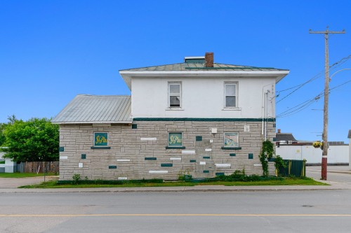Face arrière - 306 Rue Main, Shawville, QC 