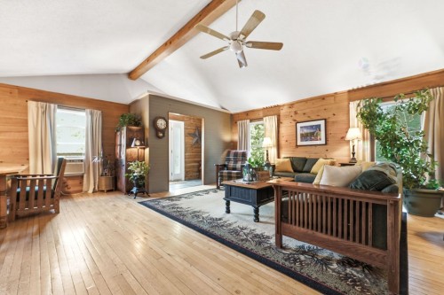 Salle familiale - 28 Ch. Mitchell, Otter Lake, QC 