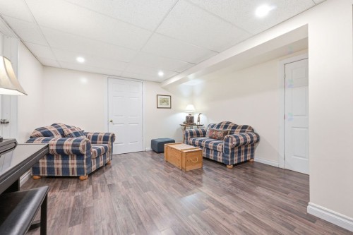 Salle familiale - 28 Ch. Mitchell, Otter Lake, QC 