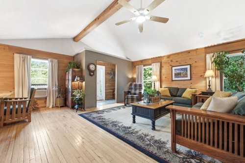 Salle familiale - 28 Ch. Mitchell, Otter Lake, QC 