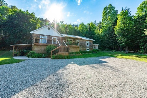 Façade - 28 Ch. Mitchell, Otter Lake, QC 