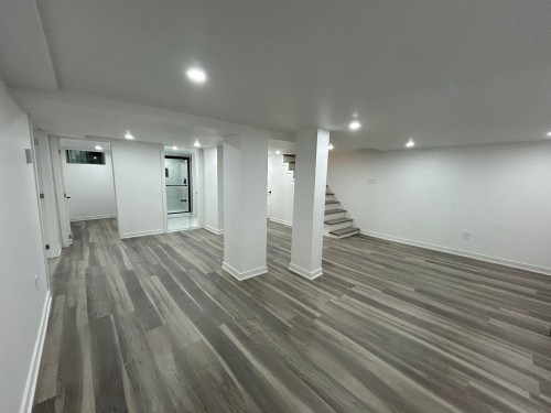 Salle familiale - 2223 Rue St-Jacques, Montréal (Le Sud-Ouest), QC 
