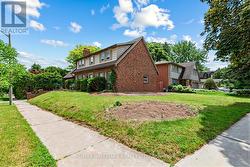 691 CONACHER DRIVE Toronto, ON M2M 3N4