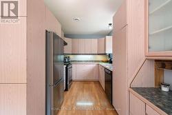 Plenty of cabinets - 