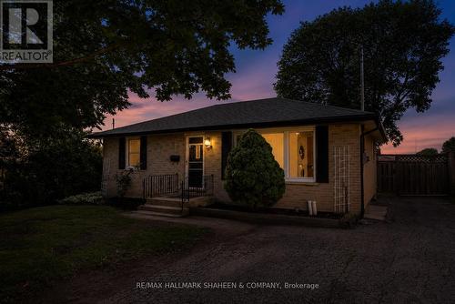 769 TENNYSON AVENUE  Oshawa, ON L1H 3K5