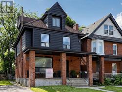 11 HOLTON AVENUE N  Hamilton, ON L8L 6H3