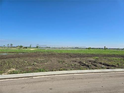 18 Saskatoon Crescent, Steinbach, MB 