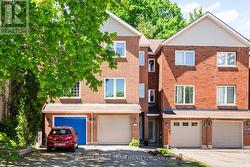 212 PROVENDER AVENUE  Ottawa, ON K1K 4N7