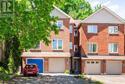 212 PROVENDER AVENUE  Ottawa, ON K1K 4N7