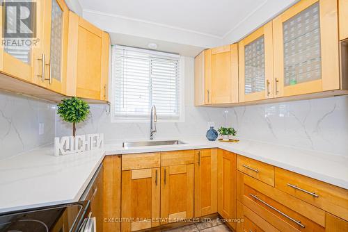 77 Overlea Drive, Kitchener, ON 