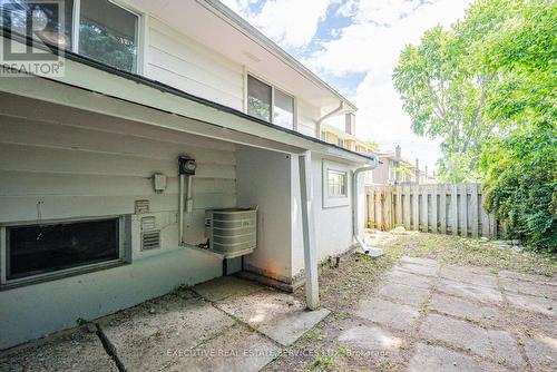 77 Overlea Drive, Kitchener, ON 