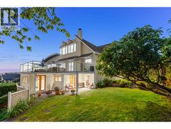 1104 ESQUIMALT AVENUE  West Vancouver, BC V7T 1K1