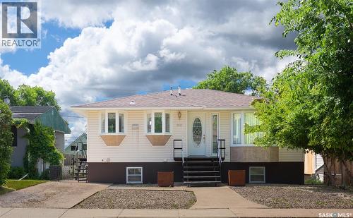 1135 Caribou STREET W  Moose Jaw, SK S6H 2L8