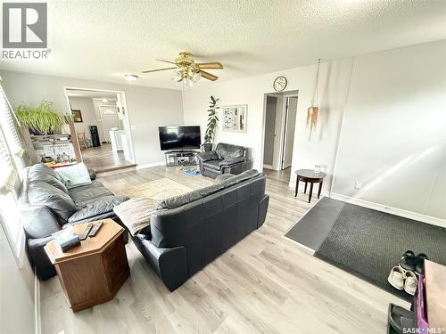 4 9Th Street, Weyburn, SK 