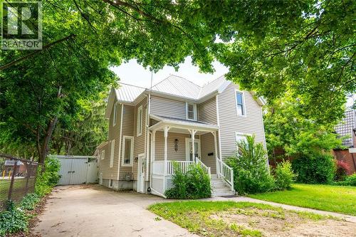 156 QUEEN STREET  Sarnia, ON N7T 2R1