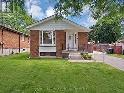 21 CAVEHILL CRESCENT  Toronto, ON M1R 4P8