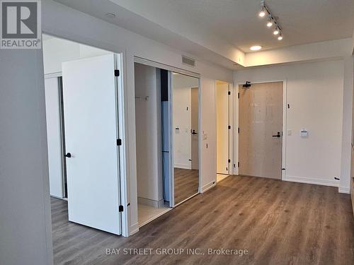 1611 - 28 Interchange Way, Vaughan, ON 